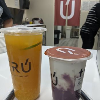 Tru Bubble Tea - Oakville - Golden mango green tea and the Deluxe purple yam - Bubble Tea Near Me - Oakville, Ontario