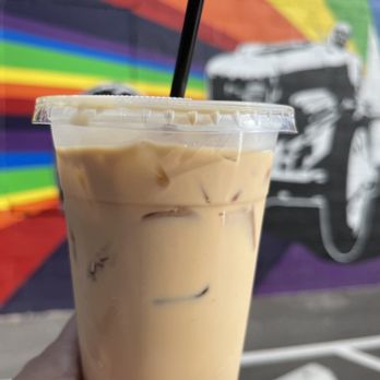 Founders Grounds Coffee - Cafe vanilla latte - Coffee Roasteries Near Me - Speedway, Indiana