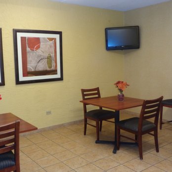 Motel 6 - dining/television room - Hotels Near Me - Bridgeview, Illinois