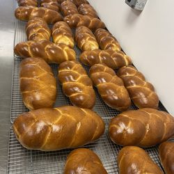 Twisted Challah Bakery - Classic plain challahs, everything, raisin, rosemary-garlic and so much more!,