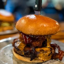 571 Grill and Draft House - The 571 Grill Mac Daddy