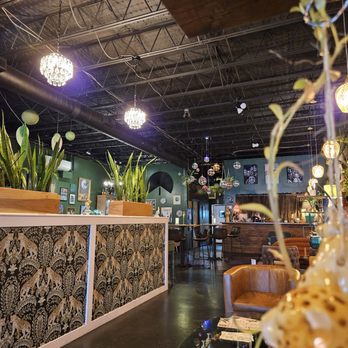 Sweatman's Garden - Fondue Near Me - Charleston, South Carolina
