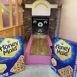 Honey maid photo op