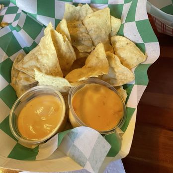 Half Barrel Beer Project - Nachos - Beer Bar Near Me - Orlando, Florida