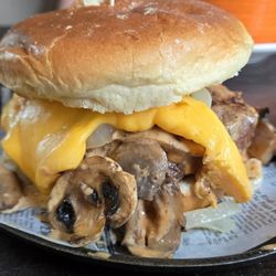 Rachel's Roadside Bar & Grill - Smokin Wittenberg burger