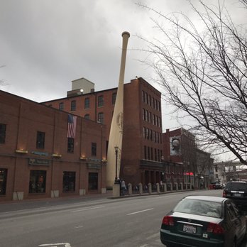 World's Largest Baseball Bat - By day - Landmarks & Historical Buildings Near Me - Louisville, Kentucky World's Largest Baseball Bat - By day - Landmarks & Historical Buildings Near Me - Louisville, Kentucky