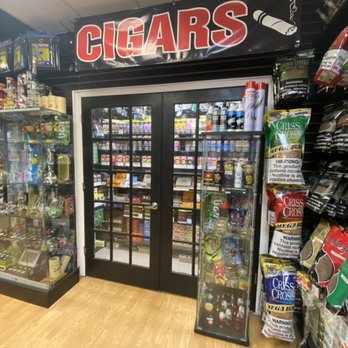 MOE'S TOBACCO SHOP - Updated June 2026 - 13 Photos - 434 Pine St, Mount  Holly, New Jersey - Tobacco Shops