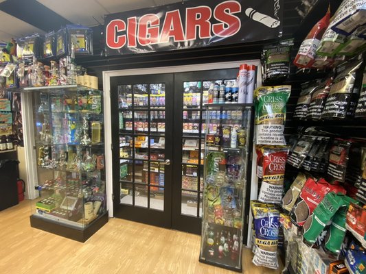 Moe's Tobacco Shop, 434 Pine St, Mount Holly, NJ 08060, US