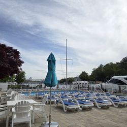 Ship 'n Shore Motel