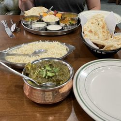 Haveli Indian Restaurant - Saag paneer, Non Vegetarian Thali, 2. Naan Bread