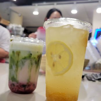 Kilo Deli - Strawberry matcha latte and yuzu refresher (on right) - Cafes Near Me - Honolulu, Hawaii