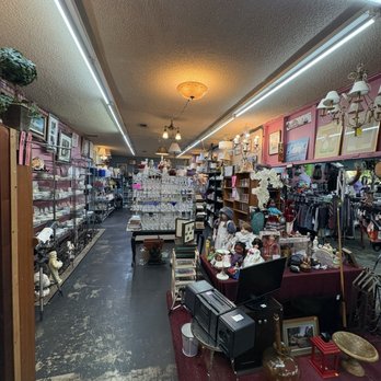 Upscale Thrift - Thrift Stores Near Me - Sacramento, California Upscale Thrift - Thrift Stores Near Me - Sacramento, California