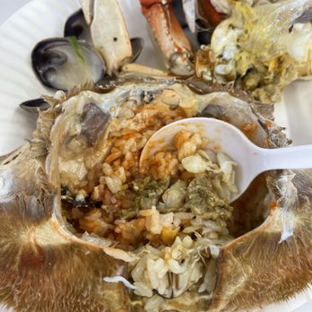 Pier Seafood - Put rice, sesame oil, and chogochujang (spicy red pepper paste) added to crab head - Seafood Near Me - Redondo Beach, California