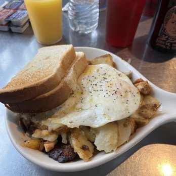 HangOverEasy - The yummy Chicken Chorizo Skillet - Breakfast & Brunch Near Me - Cincinnati, Ohio