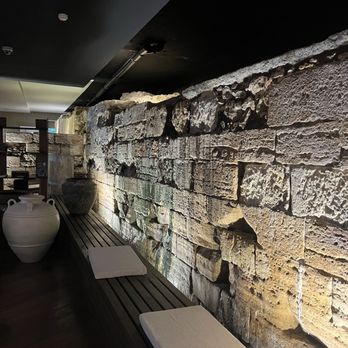 Corpo Santo Lisbon Historical Hotel - The historical walls in the lounge - Hotels Near Me - Lisbon, 11