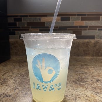 Luckys - Yummmm - vodka lemonade - New American Near Me - Rochester, New York