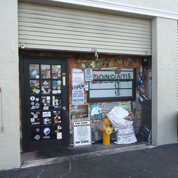 Hate Mondays Tavern - Entrance - Barbeque Near Me - Miami, Florida