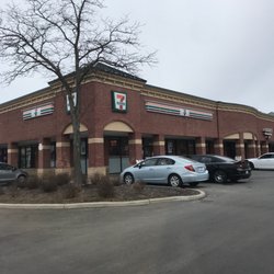 7-Eleven - A very impressive 7-11. Clean, organized and tons of options, friendly employee.