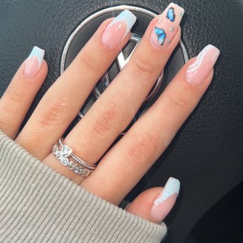 LT Nails - Nail Salons Near Me - Crystal Lake, Illinois