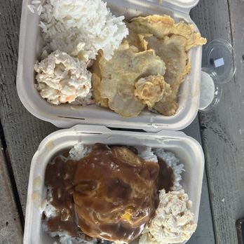 Ted's Bakery - Mahi Mahi and Loco Moco - Bakeries Near Me - Haleiwa, Hawaii