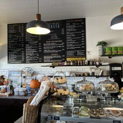 Enzo's Cafe And Bakery