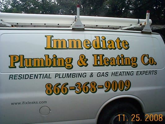 Immediate Plumbing & Heating Co Logo