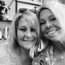 Mermaid Salon - Nikki and Darlene