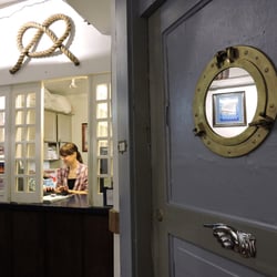 St Clair Hotel-Hostel - Front Desk