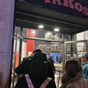 Takos al Pastor - Line outside - Mexican Near Me - Madrid, M Takos al Pastor - Line outside - Mexican Near Me - Madrid, M