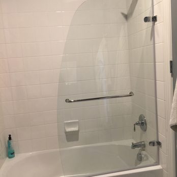 Your Glass Connection - Frameless tub door - Windows Installation Near Me - Camarillo, California
