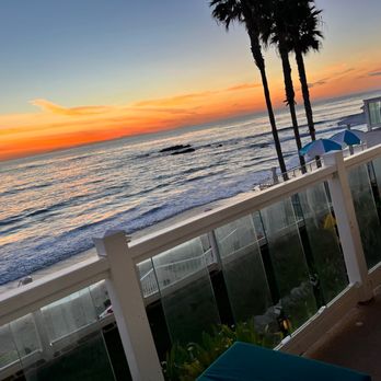Capri Laguna - Ocean front king room - Hotels Near Me - Laguna Beach, California