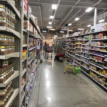 H-E-B plus! - Crowded with stockers - Grocery Near Me - Austin, Texas
