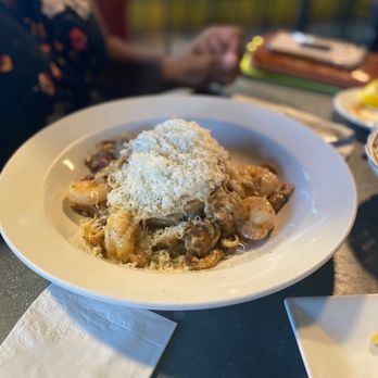Kool Beanz Cafe - Linguini with shrimp and scallops - New American Near Me - Tallahassee, Florida Kool Beanz Cafe - Linguini with shrimp and scallops - New American Near Me - Tallahassee, Florida