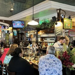 Lucile's Stateside Bistro - Nice bar area