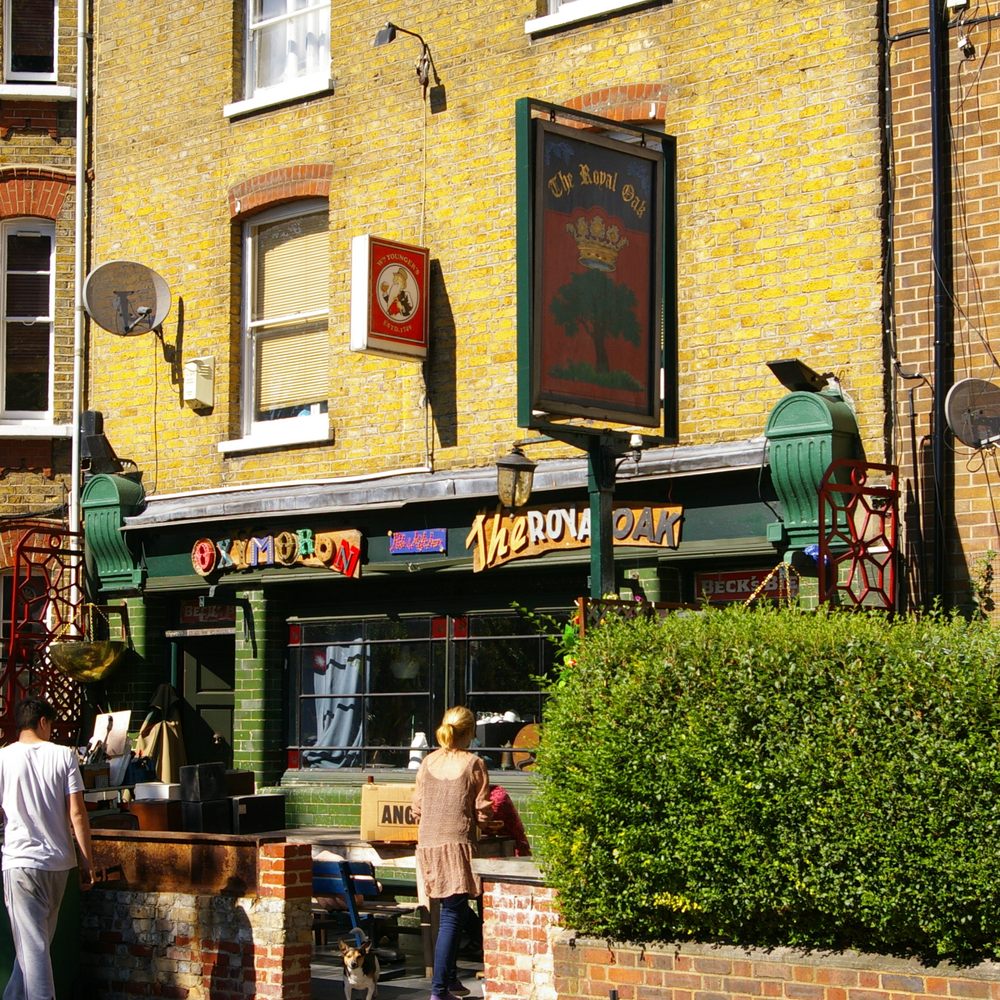Royal Oak Pub - Pubs Near Me - London, XGL