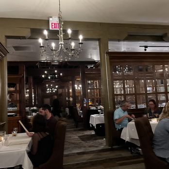 Cannery - people sitting at tables in a restaurant - Steakhouses Near Me - Niagara-on-the-Lake, Ontario Cannery - people sitting at tables in a restaurant - Steakhouses Near Me - Niagara-on-the-Lake, Ontario
