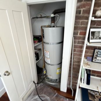 Discount Plumbing Rooter Services - Old water heater - Plumbing Near Me - Burlingame, California Discount Plumbing Rooter Services - Old water heater - Plumbing Near Me - Burlingame, California