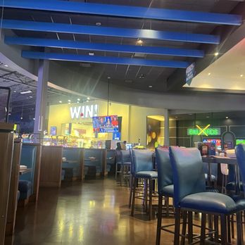 Dave & Buster's Glendale - Bar area - Sports Bars Near Me - Glendale, Arizona