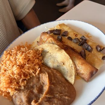 Los Charros Tex-Mex Smokehouse - Barbeque Near Me - Dallas, Texas Los Charros Tex-Mex Smokehouse - Barbeque Near Me - Dallas, Texas