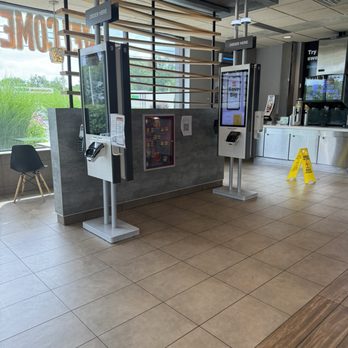 McDonald's - Fast Food Near Me - Hawley, Pennsylvania