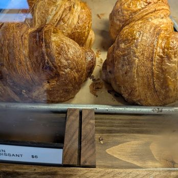 The Rhu - Cafes Near Me - Asheville, North Carolina
