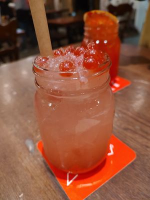 La Belle & La Boeuf - Burger Bar - Montréal - Sainte-Catherine O by null