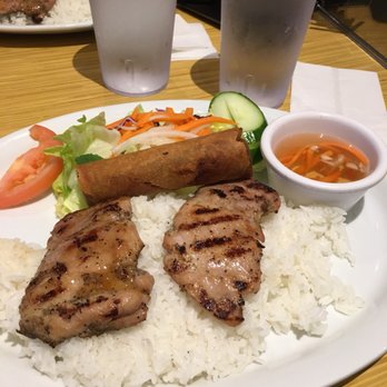 Pho Nam - chicken, rice and vegetables on a plate - Vietnamese Near Me - Montreal, Quebec