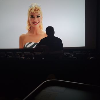 Cinemark Lincoln Square - Cinema Near Me - Bellevue, Washington