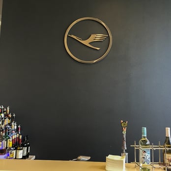 Lufthansa Lounge - Lufthansa Senator Lounge - Airport Lounges Near Me - Dulles, Virginia