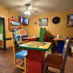 Camperos Mexican Restaurant - 本場のメキシカンが味わえます