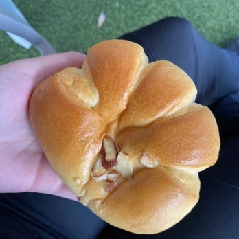Tous Les Jours - custard filled pastry - Bakeries Near Me - Cerritos, California Tous Les Jours - custard filled pastry - Bakeries Near Me - Cerritos, California