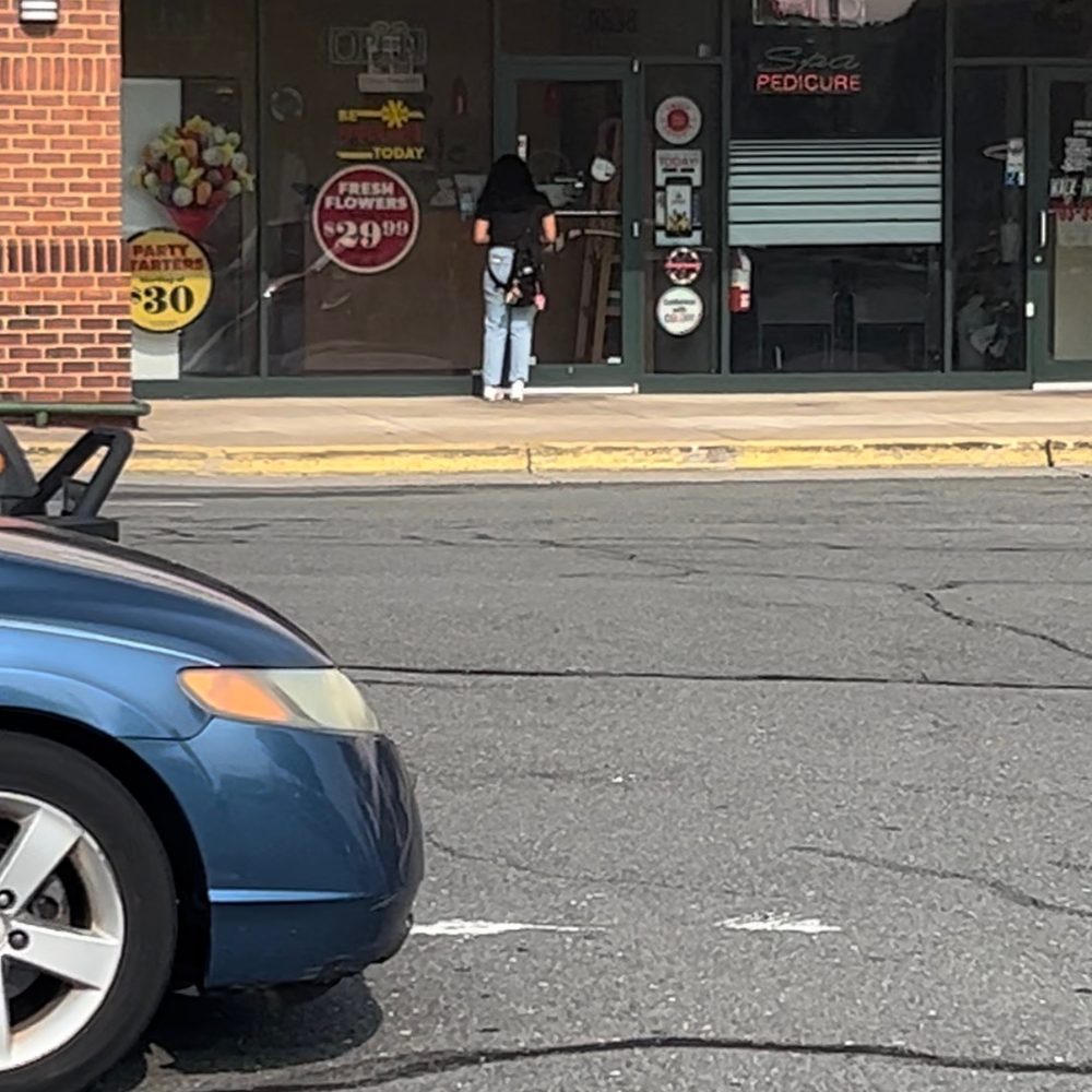Edible Arrangements - 9:27 Just arriving to unlock the doors - Florists Near Me - Manassas, Virginia Edible Arrangements - 9:27 Just arriving to unlock the doors - Florists Near Me - Manassas, Virginia