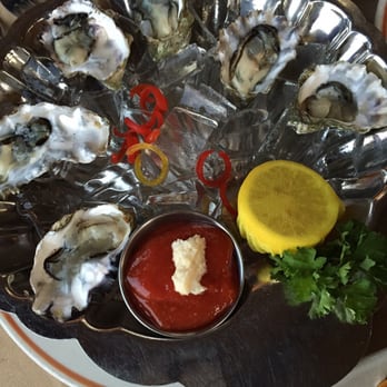 Daniel's Broiler - Leschi - Seafood Near Me - Seattle, Washington