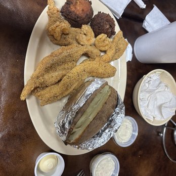 The Barn - Salad Near Me - Columbia, Louisiana